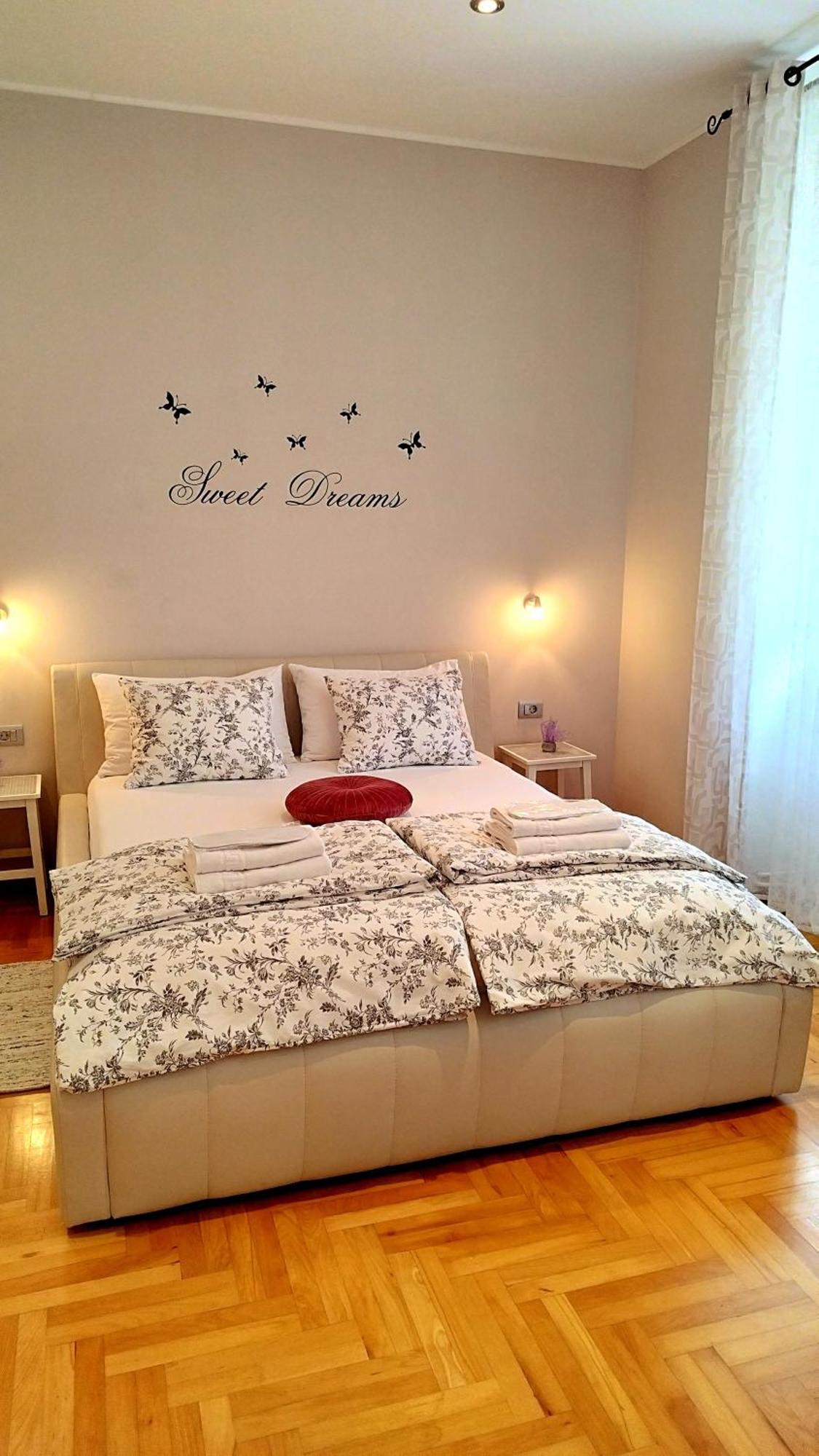 Lavender - City Room With Free Parking Pula Ngoại thất bức ảnh