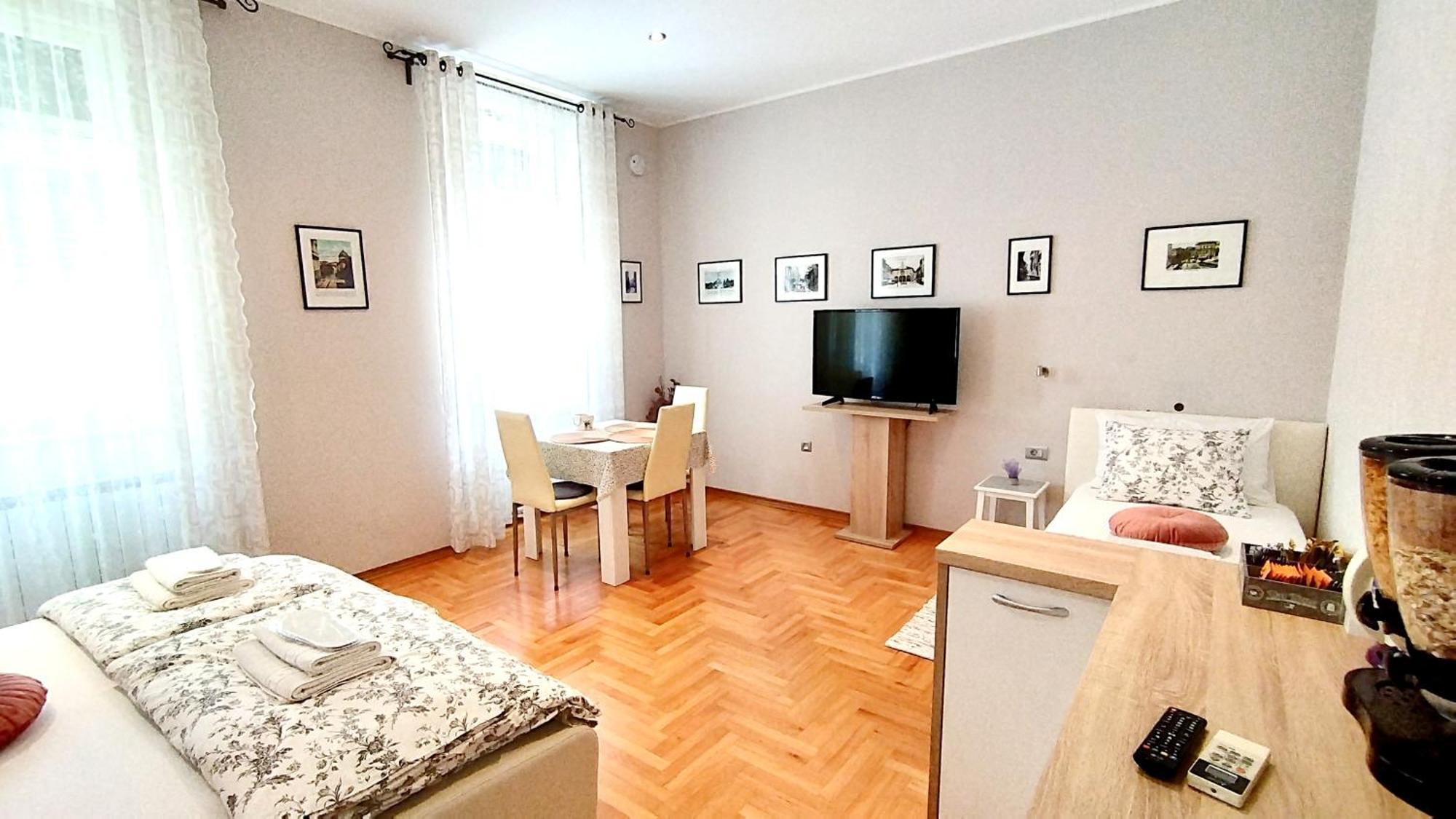 Lavender - City Room With Free Parking Pula Ngoại thất bức ảnh