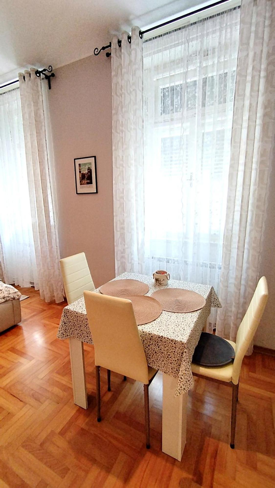 Lavender - City Room With Free Parking Pula Ngoại thất bức ảnh