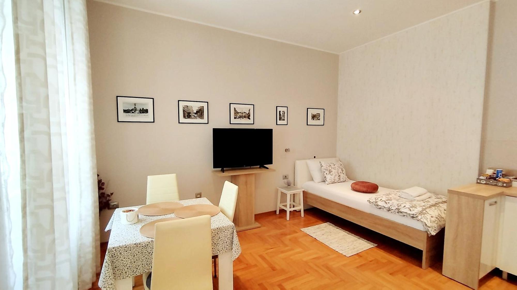 Lavender - City Room With Free Parking Pula Ngoại thất bức ảnh
