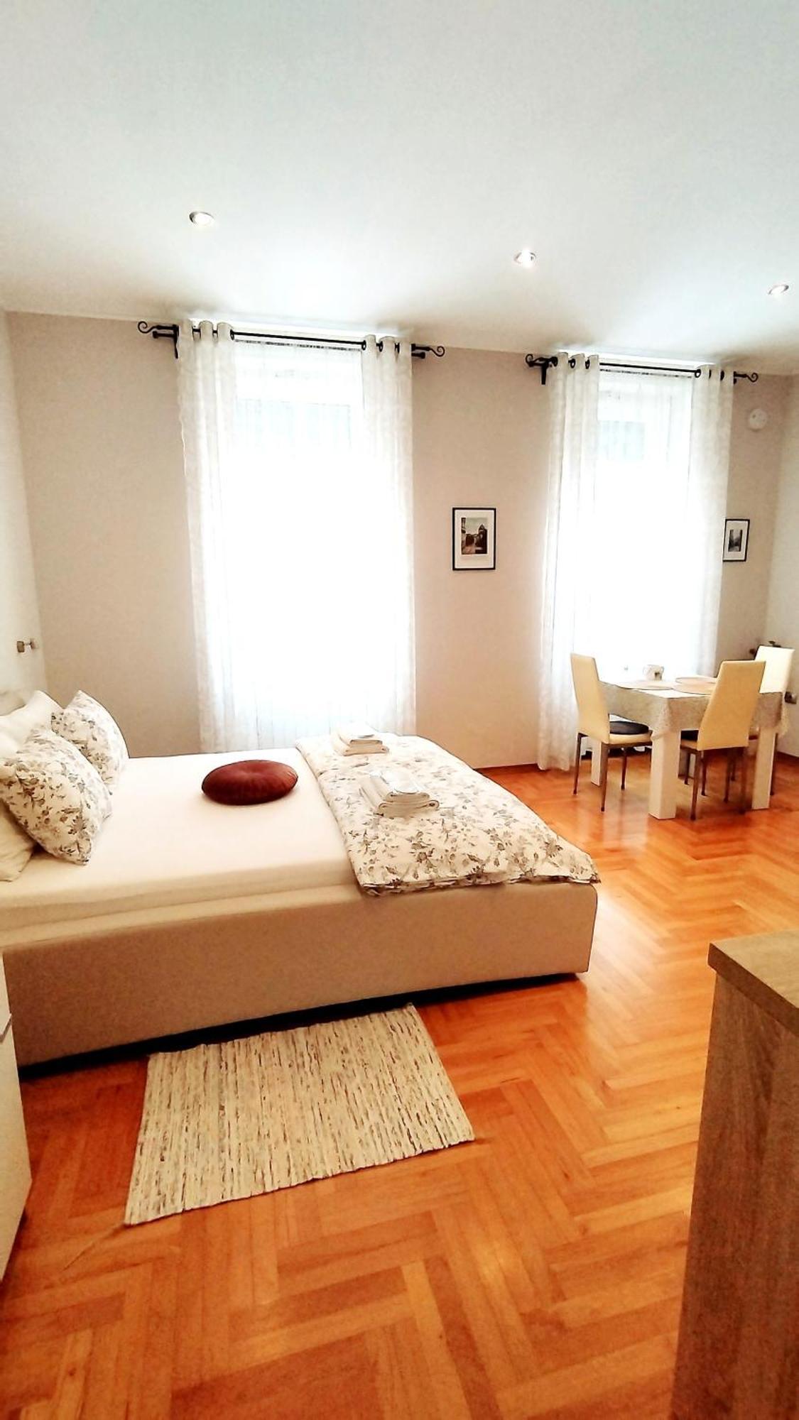 Lavender - City Room With Free Parking Pula Ngoại thất bức ảnh