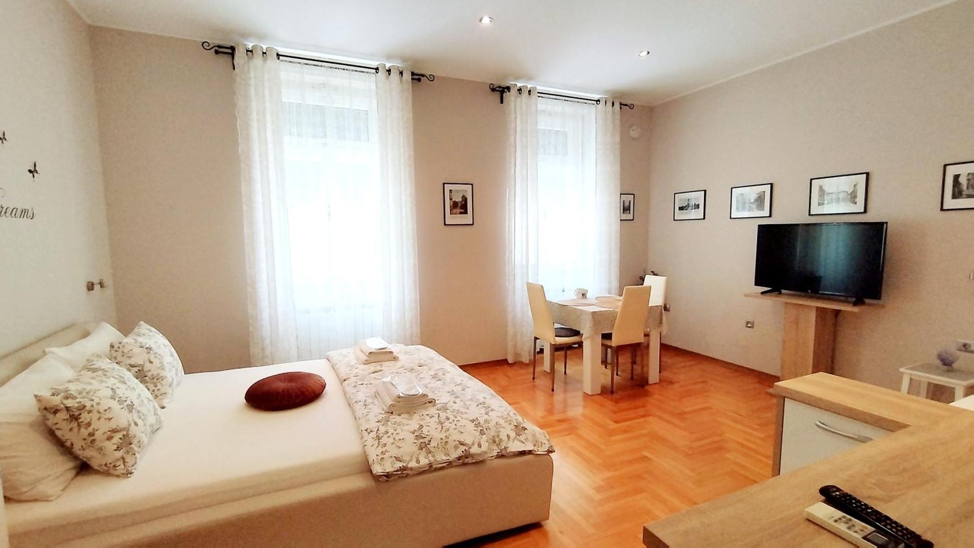 Lavender - City Room With Free Parking Pula Ngoại thất bức ảnh