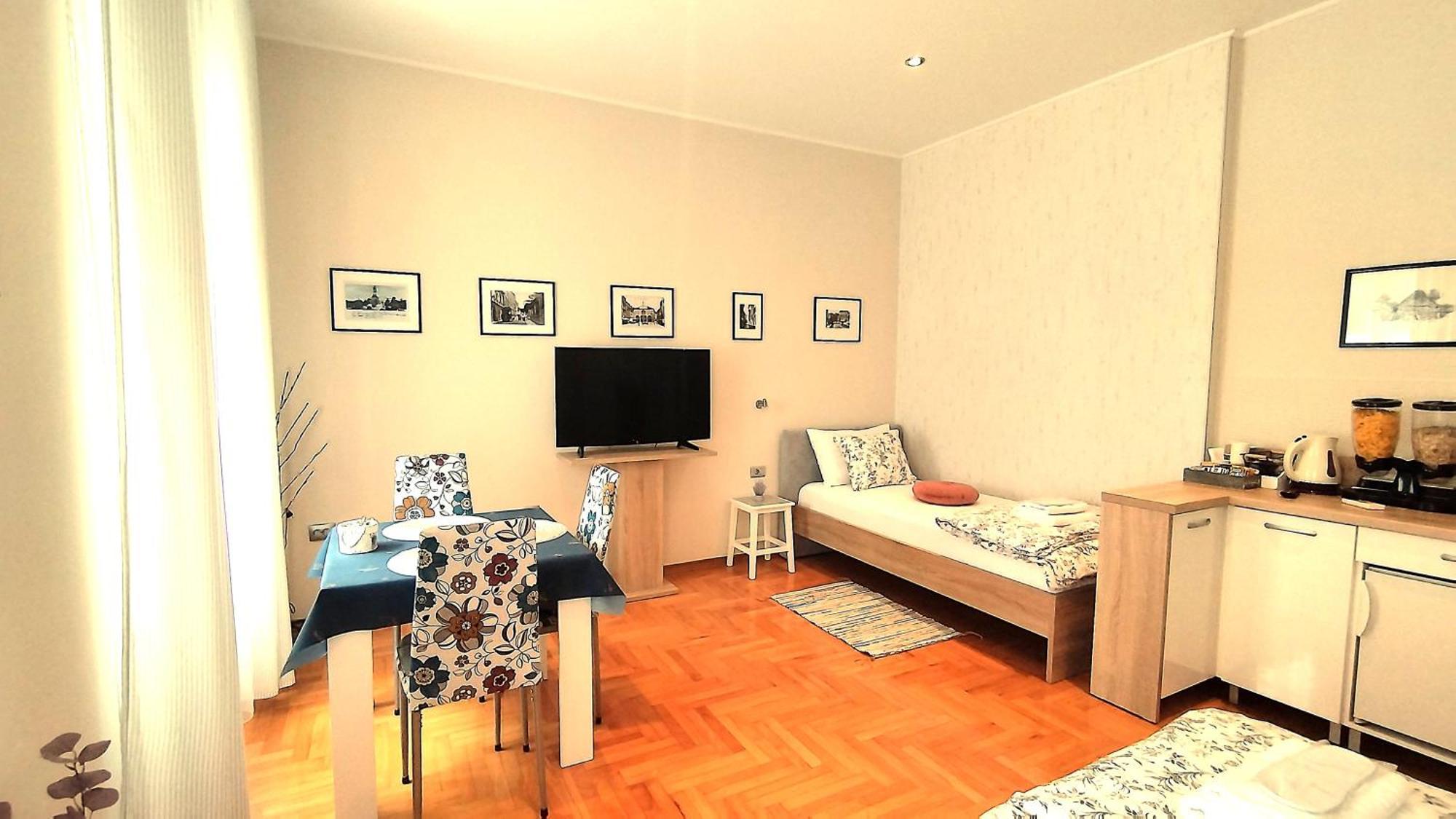 Lavender - City Room With Free Parking Pula Ngoại thất bức ảnh