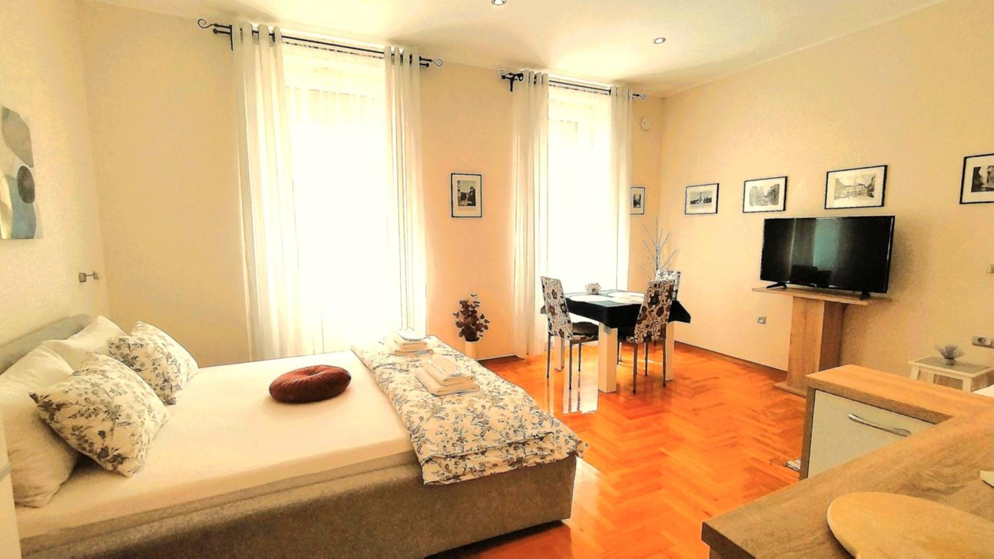 Lavender - City Room With Free Parking Pula Ngoại thất bức ảnh
