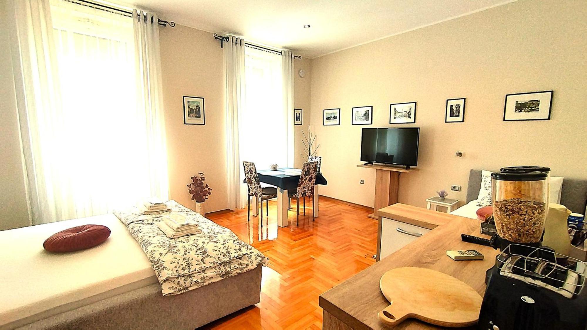 Lavender - City Room With Free Parking Pula Ngoại thất bức ảnh