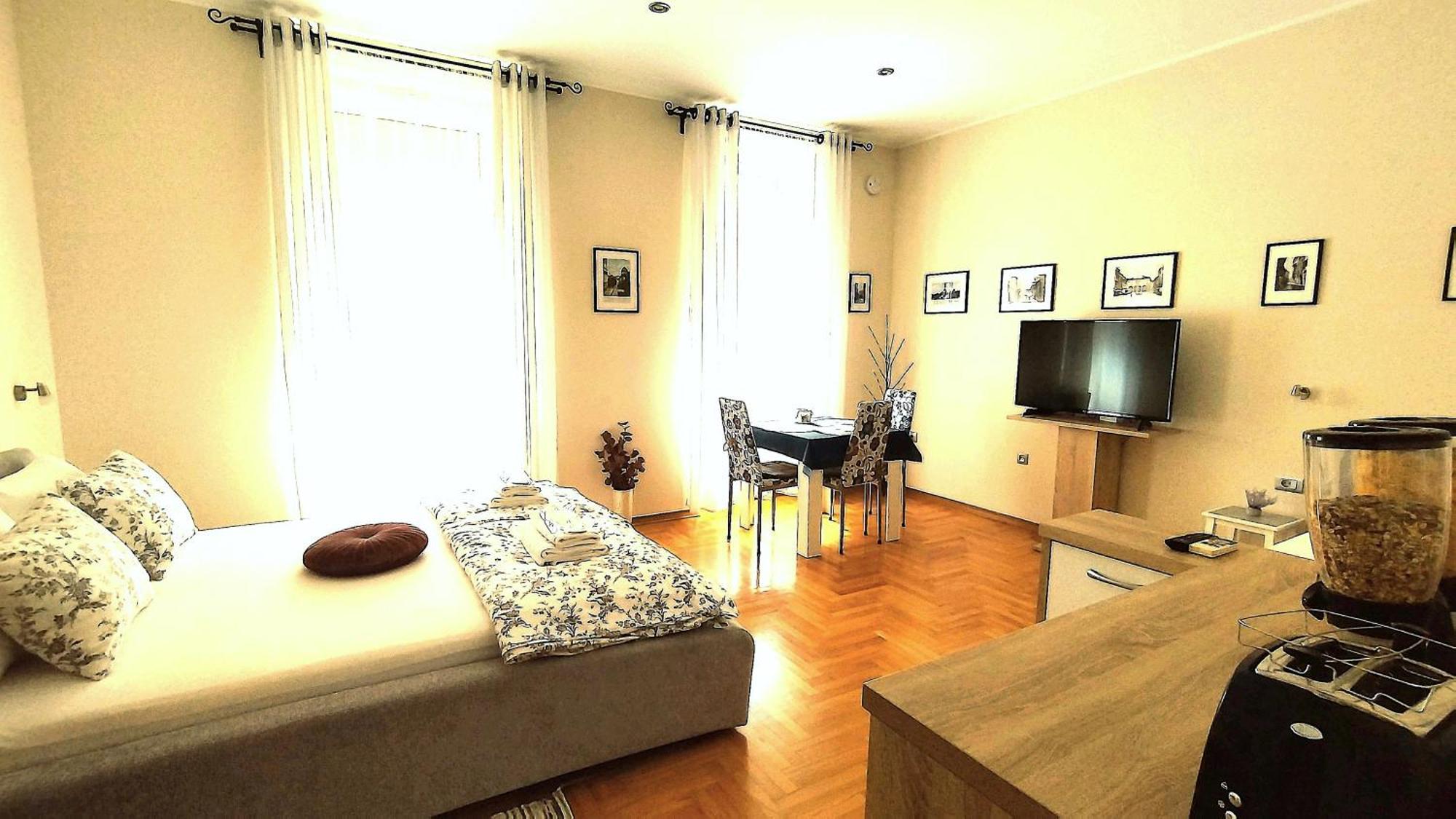 Lavender - City Room With Free Parking Pula Ngoại thất bức ảnh