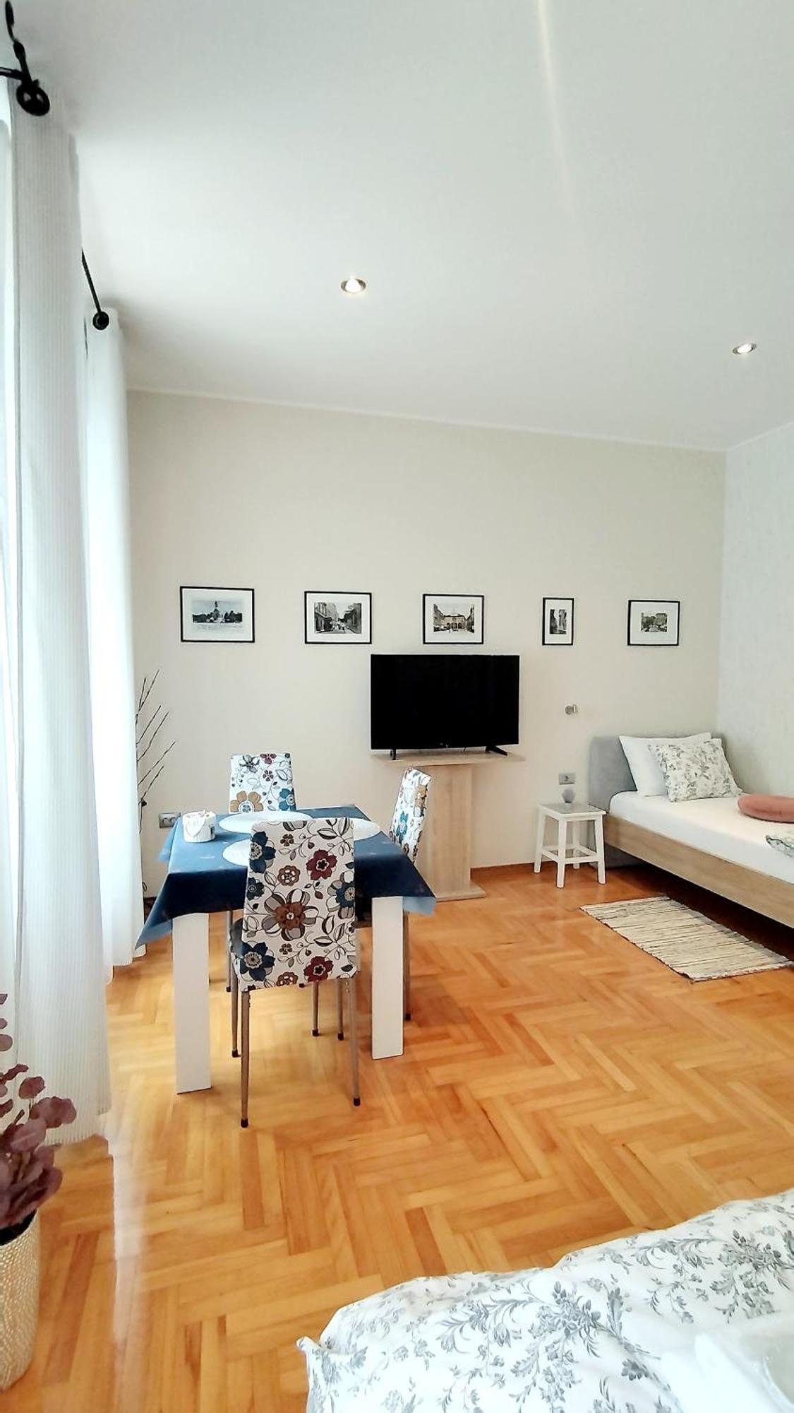 Lavender - City Room With Free Parking Pula Ngoại thất bức ảnh