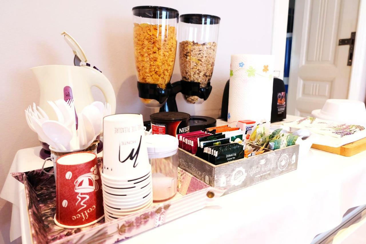 Lavender - City Room With Free Parking Pula Ngoại thất bức ảnh