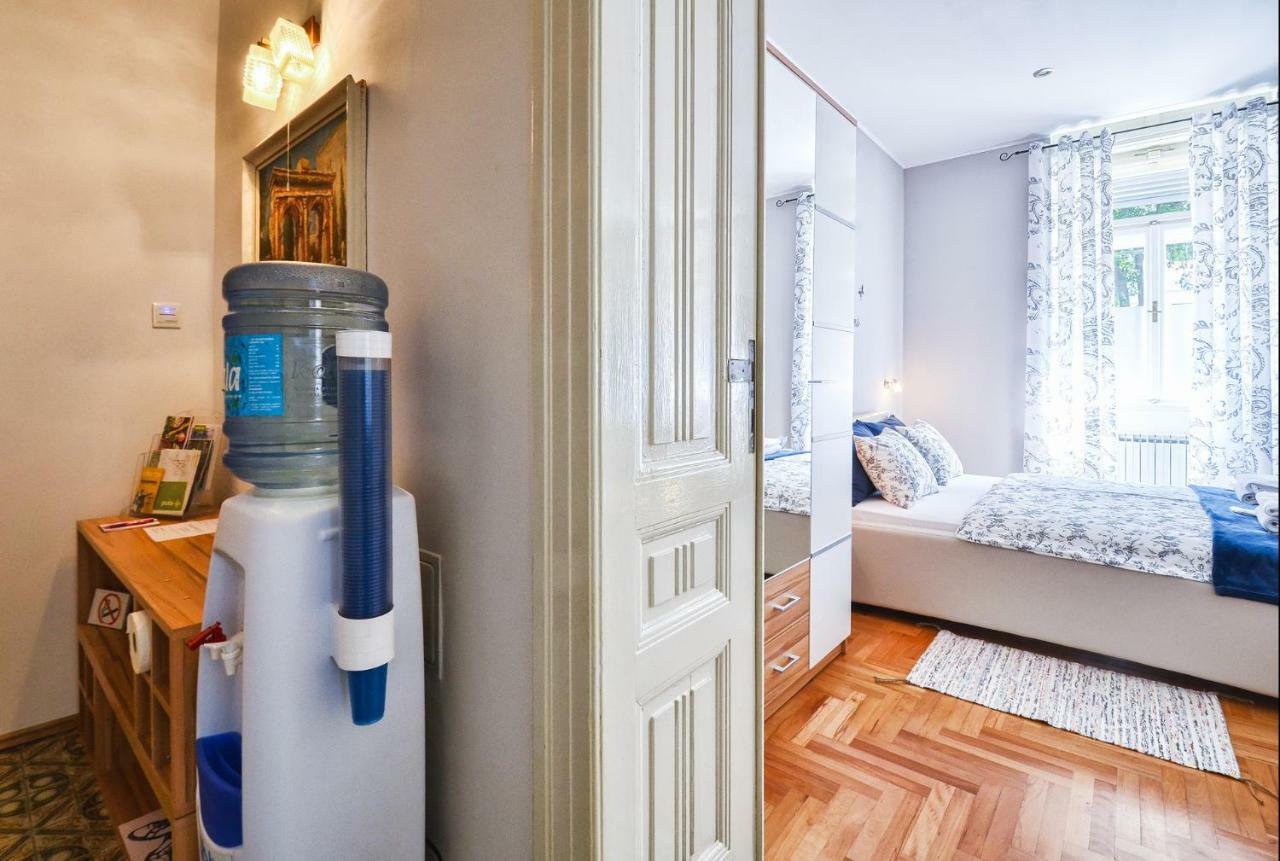 Lavender - City Room With Free Parking Pula Ngoại thất bức ảnh